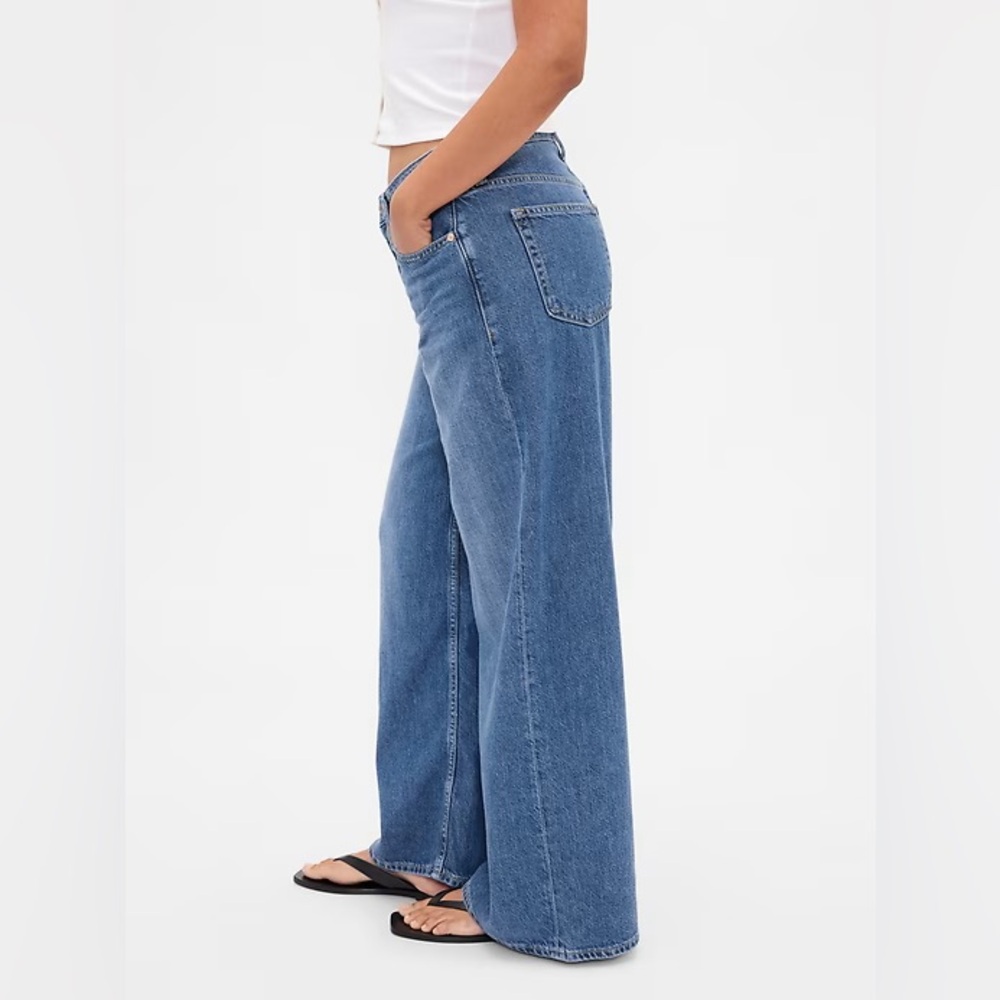 NWT Gap Curvy Ultra Soft Baggy Jeans - Picture 3 of 10